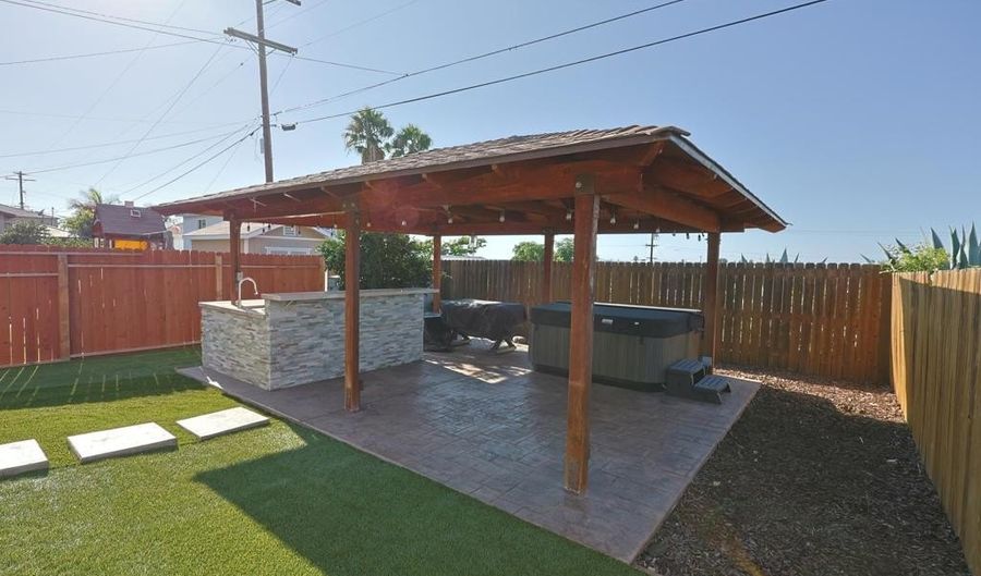 5740 Midwick St, San Diego, CA 92139 - 3 Beds, 3 Bath
