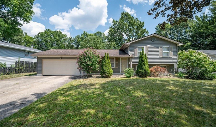 2211 Penny Ln, Austintown, OH 44515 - 3 Beds, 2 Bath