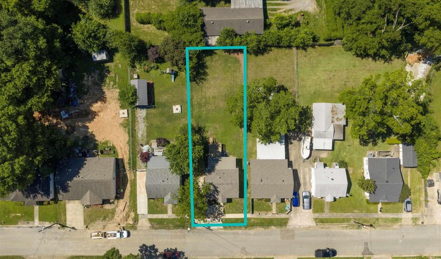 524 W Cross St, Benton, AR 72015 - 3 Beds, 2 Bath