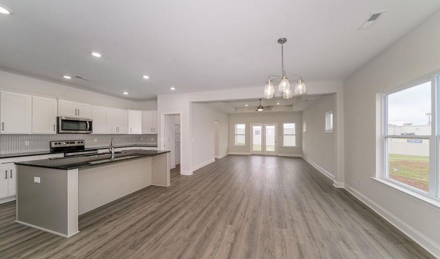 408 Summit Lakes Dr, Athens, AL 35613 - 3 Beds, 3 Bath