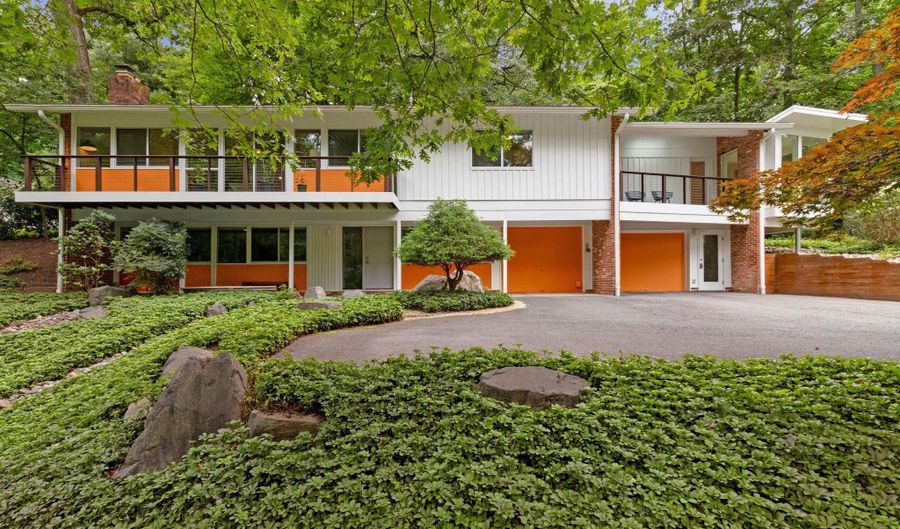 8004 PARK OVERLOOK Dr, Bethesda, MD 20817 - 4 Beds, 3 Bath