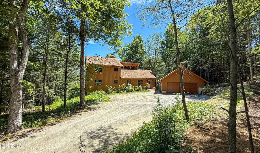 121 Hiawatha Rd, Becket, MA 01223 - 5 Beds, 3 Bath