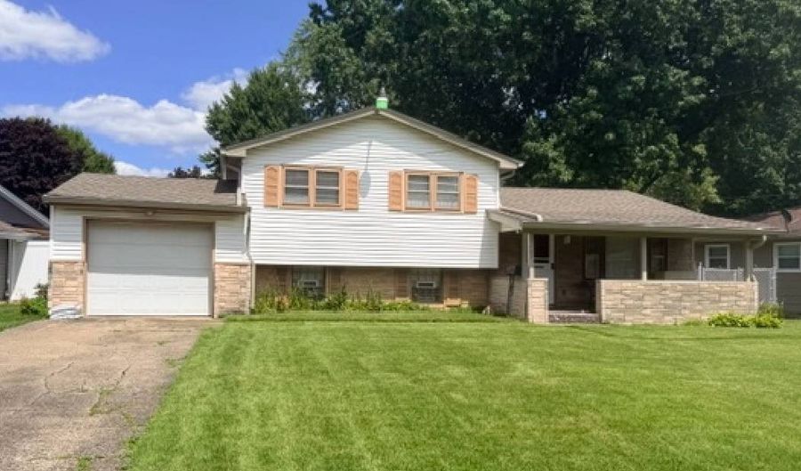 1685 Laurie Dr, Austintown, OH 44511 - 3 Beds, 2 Bath