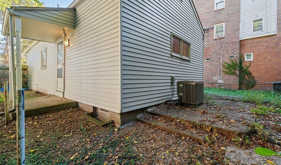 607 Olive Ln, Ambridge, PA 15003 - 2 Beds, 1 Bath