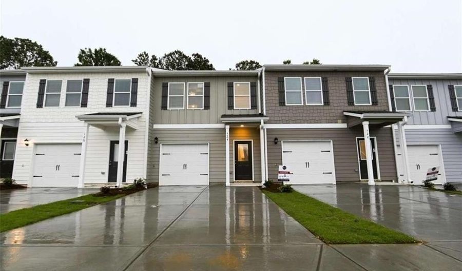 150 Village Green Dr NW 26, Adairsville, GA 30103 - 3 Beds, 3 Bath