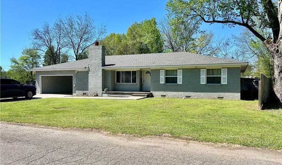 103 Ave 4 NW, Atkins, AR 72823 - 4 Beds, 3 Bath