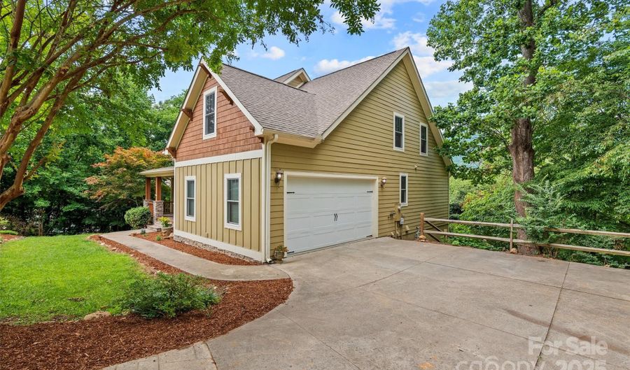 103 Village Pointe Ln, Asheville, NC 28803 - 6 Beds, 4 Bath