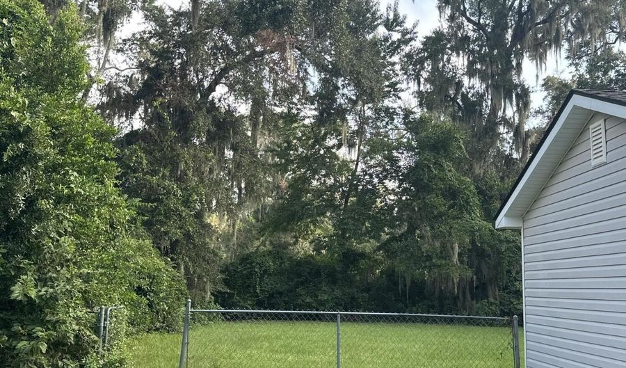 1809 Oconnell St, Beaufort, SC 29902 - 3 Beds, 2 Bath