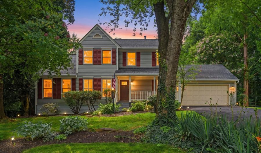 21291 SMOKEHOUSE Ct, Ashburn, VA 20147 - 4 Beds, 4 Bath