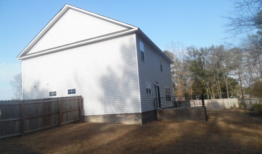 27 Shoal Ct, Camden, SC 29020 - 4 Beds, 3 Bath
