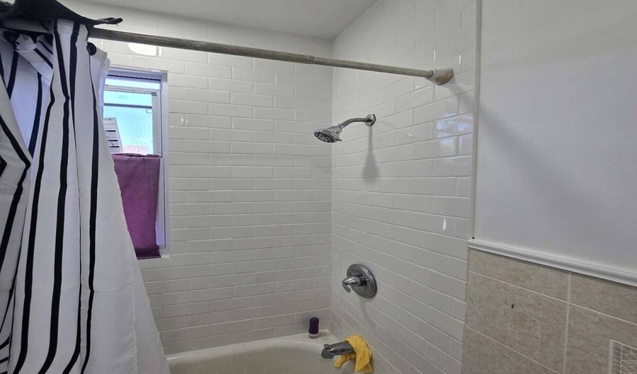 100 Division St 3, Amsterdam, NY 12010 - 1 Beds, 1 Bath
