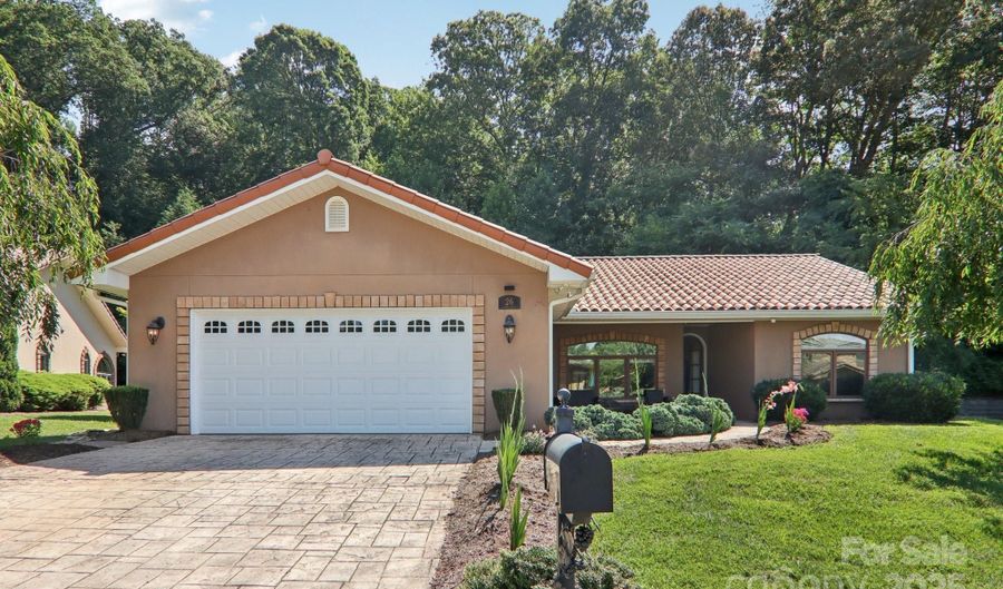 26 Ocaso Dr, Asheville, NC 28806 - 3 Beds, 2 Bath