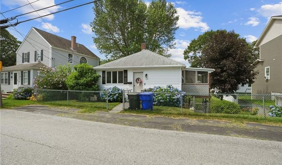 12 Elmore Ave, North Providence, RI 02911 - 3 Beds, 1 Bath