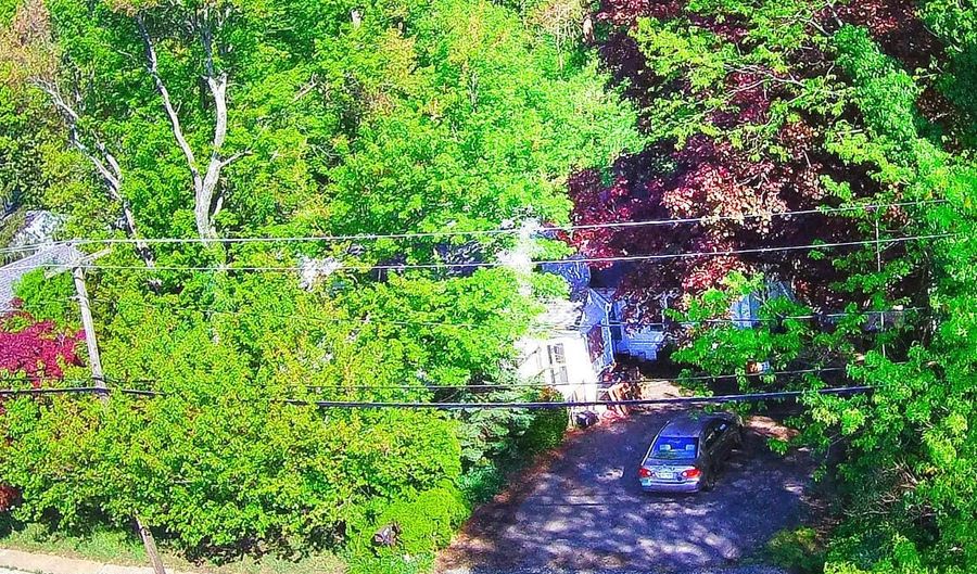 152 Chapel Hill Rd, Middletown, NJ 07748 - 6 Beds, 3 Bath