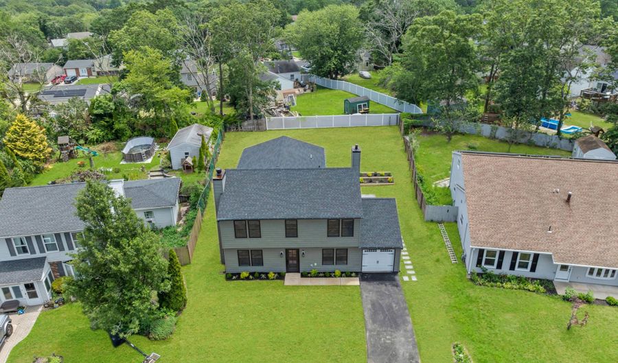 18 Sextant Dr, Barnegat, NJ 08005 - 5 Beds, 4 Bath