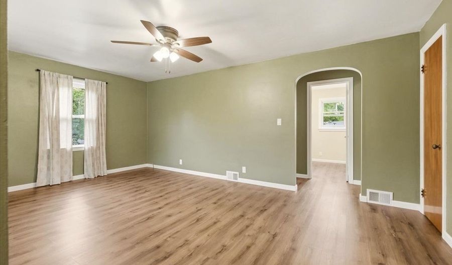 752 Ellis Ave, Ashland, OH 44805 - 2 Beds, 1 Bath