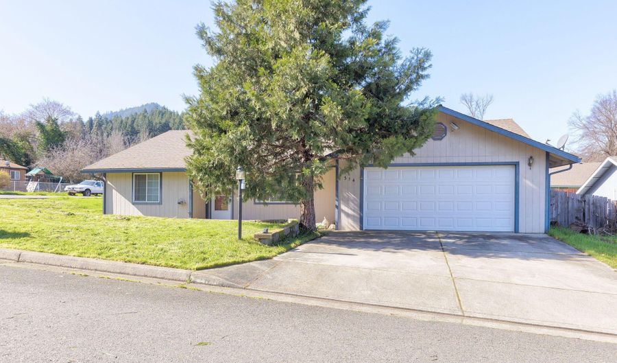 314 Outback Ln, Glendale, OR 97442 - 3 Beds, 2 Bath