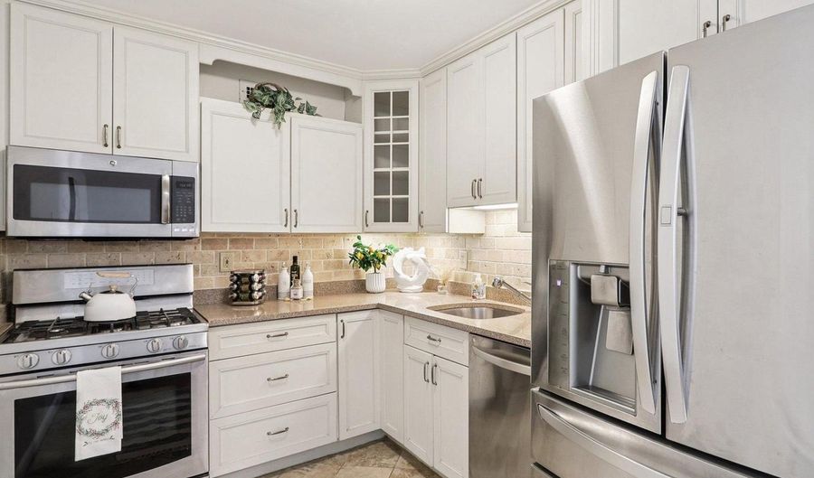 4977 BATTERY Ln #1-610, Bethesda, MD 20814 - 2 Beds, 1 Bath