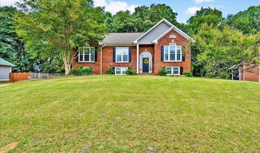 192 KENTWOOD Dr, Alabaster, AL 35007 - 4 Beds, 3 Bath
