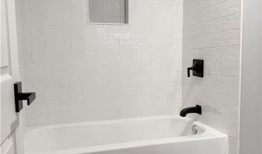 7 Simmons Rd, Barrington, RI 02806 - 4 Beds, 3 Bath