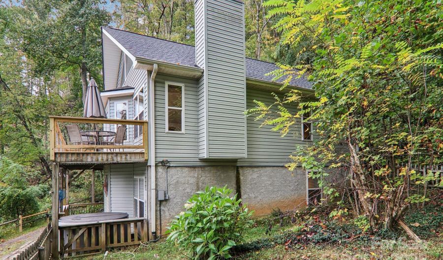 311 Jacks Knob Rd, Barnardsville, NC 28709 - 3 Beds, 2 Bath