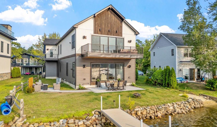 82 Sunset Dr, Belmont, NH 03220 - 4 Beds, 4 Bath