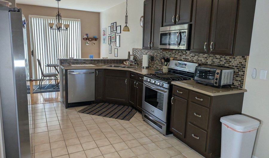 39811 N Long Dr 2, Antioch, IL 60002 - 2 Beds, 4 Bath