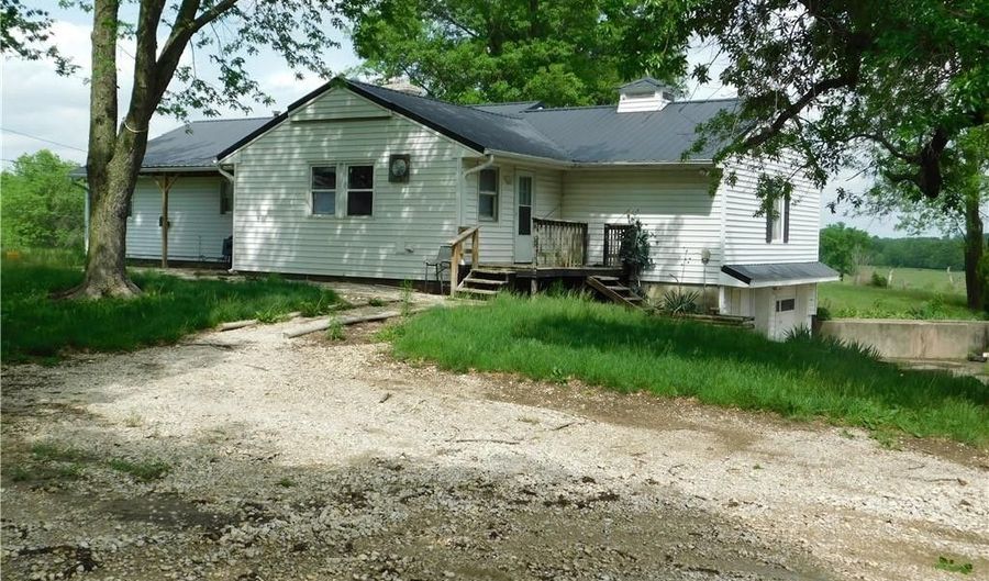 28414 S State Route Dd Hwy, Harrisonville, MO 64701 - 4 Beds, 3 Bath