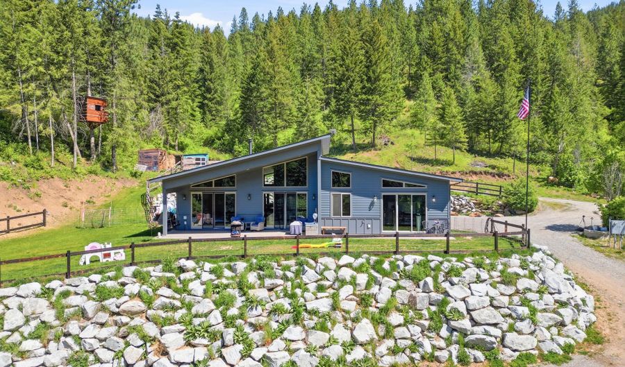 416 Miner Dr, Blanchard, ID 83804 - 3 Beds, 2 Bath