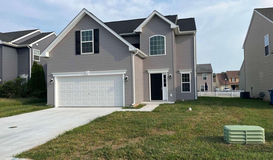 54 SILVER FIR Dr, Camden Wyoming, DE 19934 - 4 Beds, 3 Bath