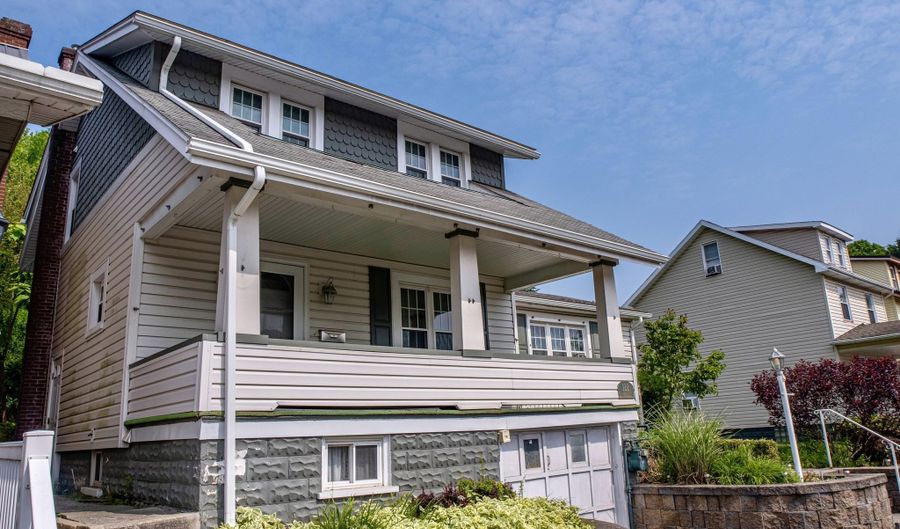 122 E 25th Ave, Altoona, PA 16601 - 4 Beds, 2 Bath
