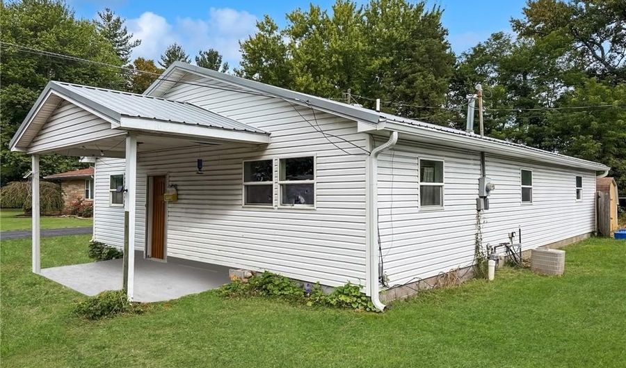 60 Factory Dr, Austin, IN 47102 - 3 Beds, 2 Bath