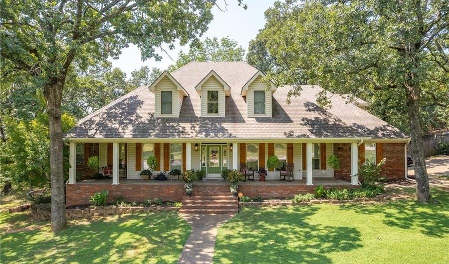 3525 Golf Course Dr, Alma, AR 72921 - 4 Beds, 3 Bath