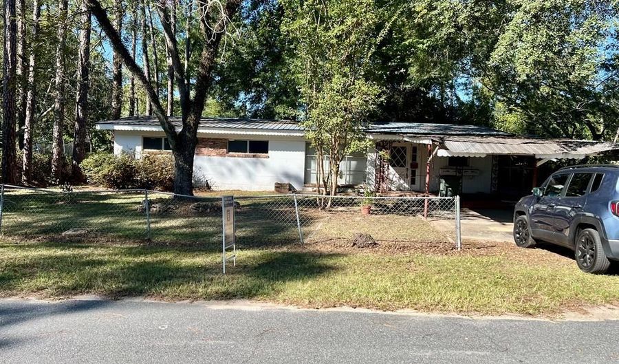 E Water 1505 E, Bainbridge, GA 39817 - 3 Beds, 2 Bath