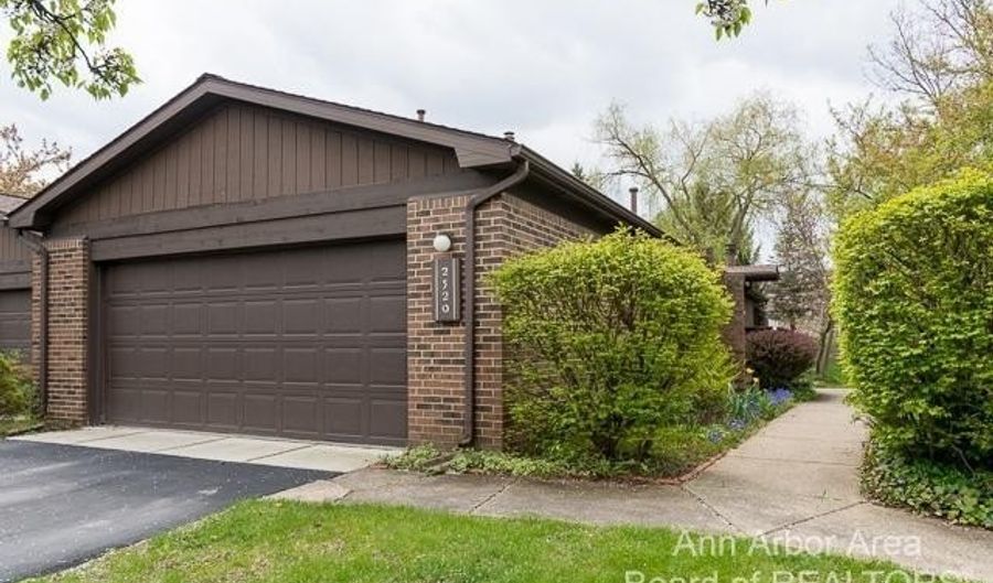2520 Traver Blvd, Ann Arbor, MI 48105 - 2 Beds, 3 Bath