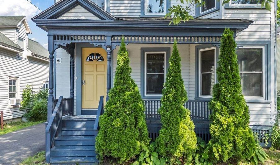 130 W Broadway, Bangor, ME 04401 - 4 Beds, 3 Bath