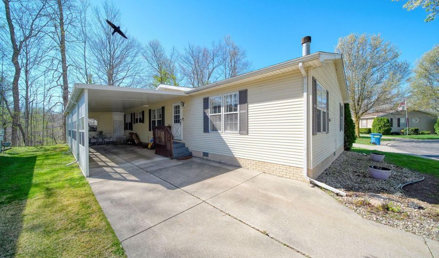 448 Raisin River Dr, Adrian, MI 49221 - 3 Beds, 2 Bath