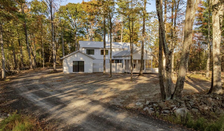 131 Oakley Rd, Accord, NY 12404 - 4 Beds, 5 Bath