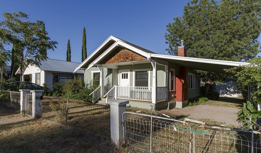 118 Douglas St, Bisbee, AZ 85603 - 3 Beds, 2 Bath