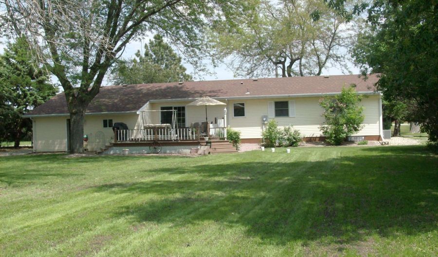 2314 S Hiway 281, Aberdeen, SD 57401 - 3 Beds, 2 Bath