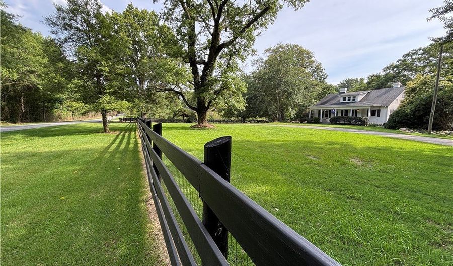 16724 Brown Ave, Belton, SC 29627 - 4 Beds, 3 Bath