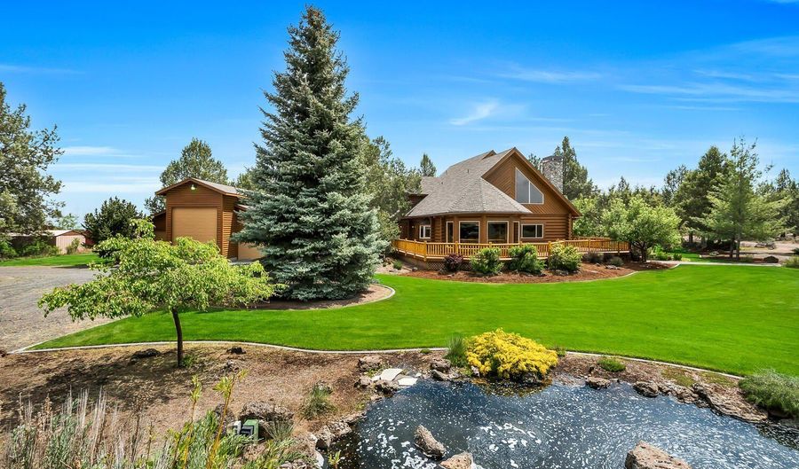 18070 Cascade Estates Dr, Bend, OR 97703 - 3 Beds, 2 Bath