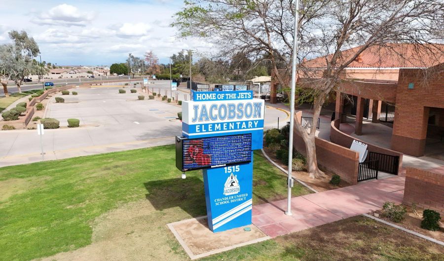 1635 W WISTERIA Dr, Chandler, AZ 85248 - 4 Beds, 2 Bath
