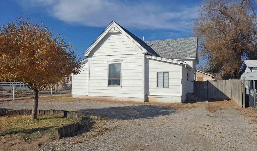 610 W Dallas Ave, Artesia, NM 88210 - 2 Beds, 1 Bath