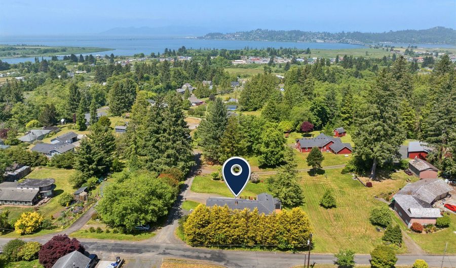 35111 JEFFERSON Ln, Astoria, OR 97103 - 4 Beds, 2 Bath