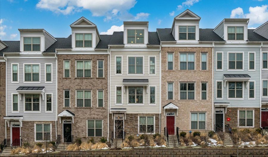 2236 S GLEBE Rd, Arlington, VA 22206 - 4 Beds, 5 Bath