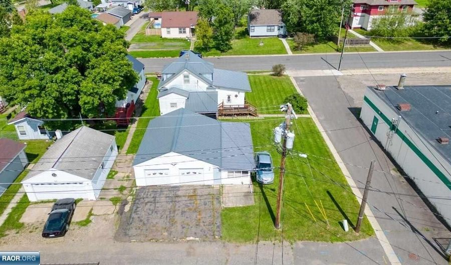 15 W 4th Ave N, Aurora, MN 55705 - 3 Beds, 4 Bath