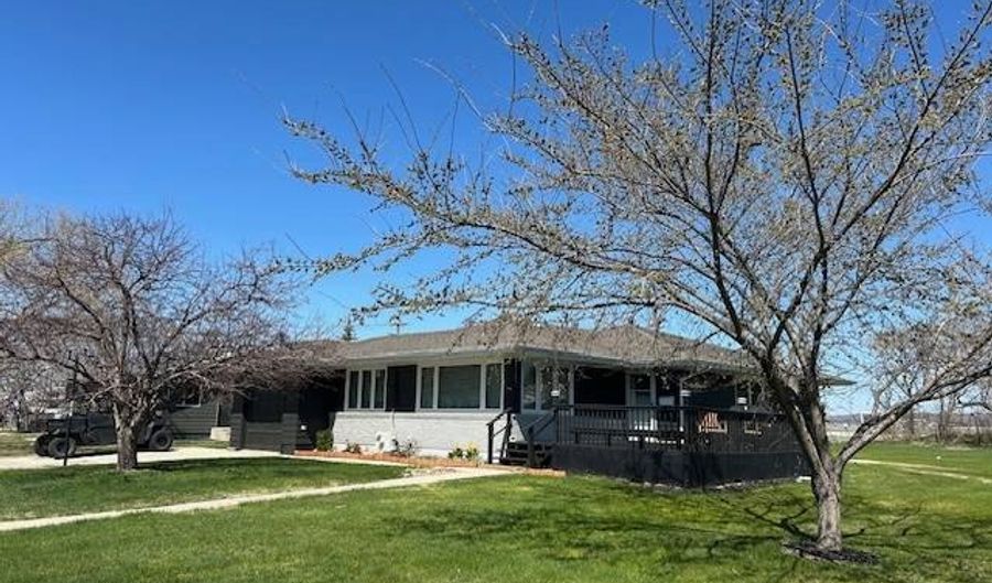 221 1st E St, Bottineau, ND 58318 - 3 Beds, 3 Bath
