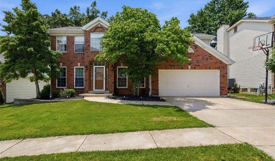 305 Oak Top Ct, Ballwin, MO 63021 - 4 Beds, 3 Bath