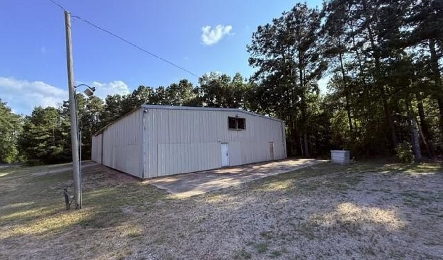 1111 Dummy Line Rd, Brookhaven, MS 39601 - 2 Beds, 1 Bath